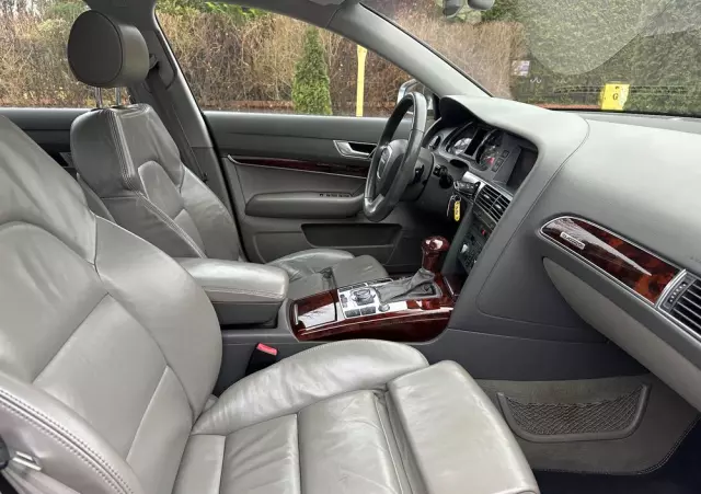 AUDI A6 Avant 4.2 quattro tiptronic