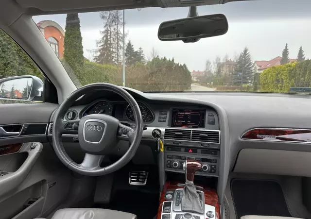 AUDI A6 Avant 4.2 quattro tiptronic