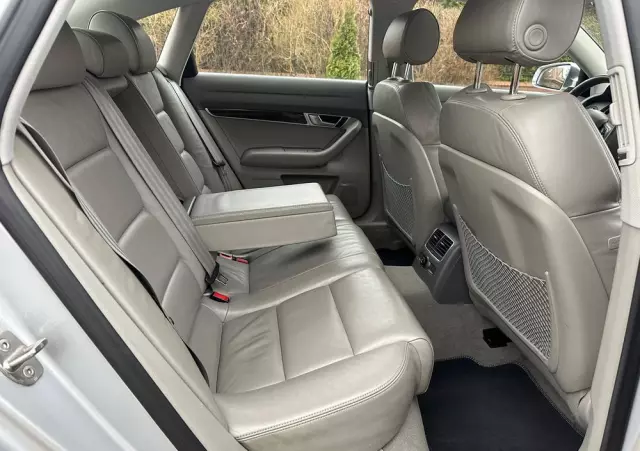 AUDI A6 Avant 4.2 quattro tiptronic