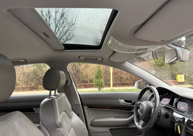 AUDI A6 Avant 4.2 quattro tiptronic