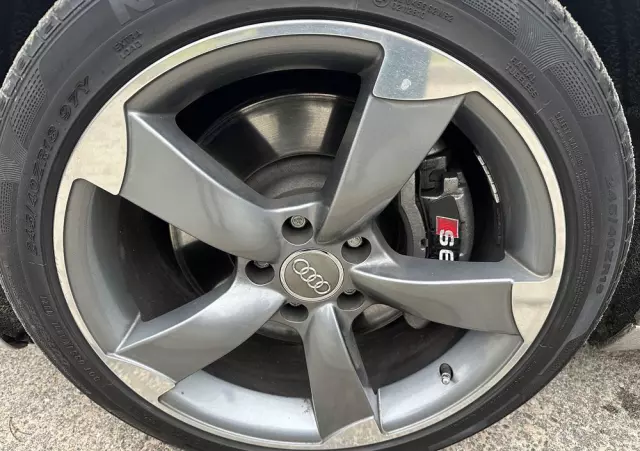 AUDI A6 Avant 4.2 quattro tiptronic