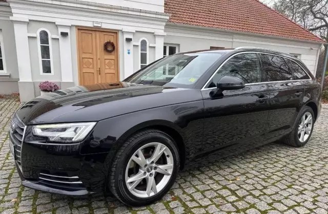 AUDI A4 