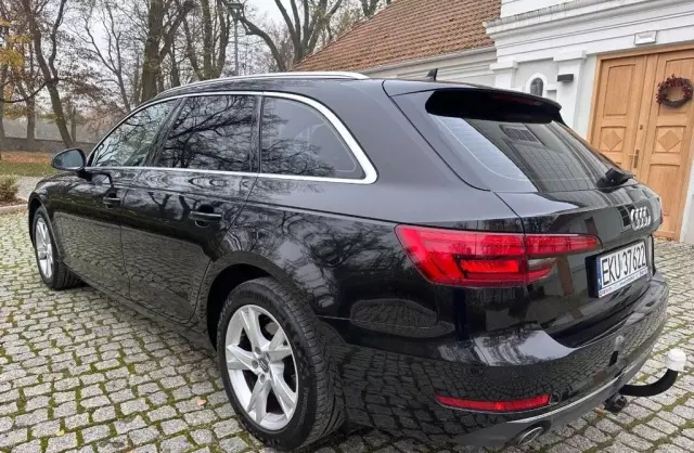AUDI A4 