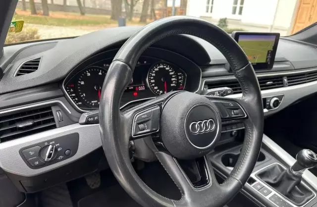 AUDI A4 