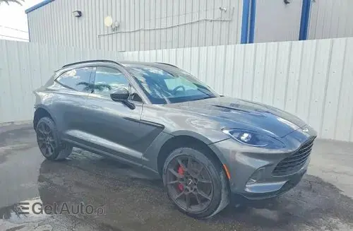 ASTON MARTIN DBX 