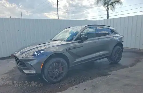 ASTON MARTIN DBX 