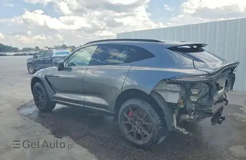 ASTON MARTIN DBX 