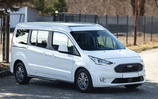 FORD Tourneo Connect Grand 