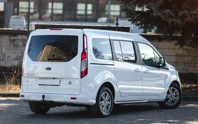 FORD Tourneo Connect Grand 