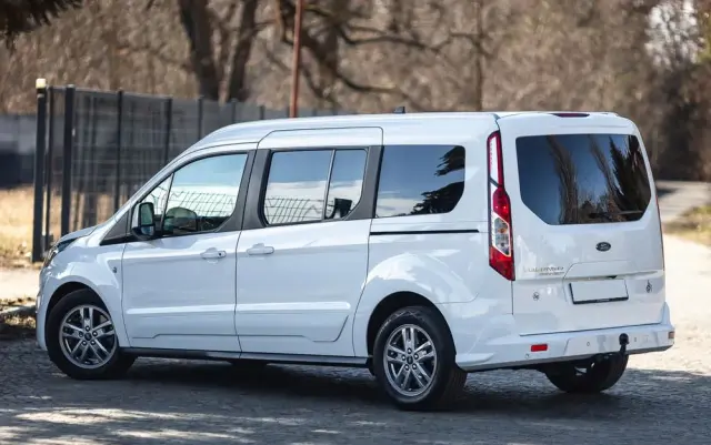FORD Tourneo Connect Grand 
