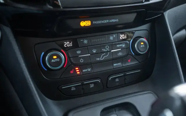 FORD Tourneo Connect Grand 