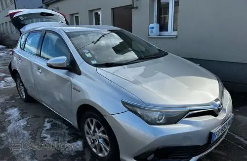 TOYOTA Auris 