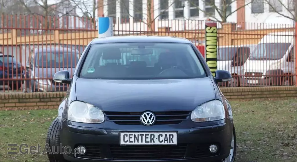 VOLKSWAGEN Golf 