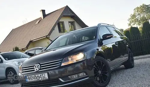 VOLKSWAGEN Passat 