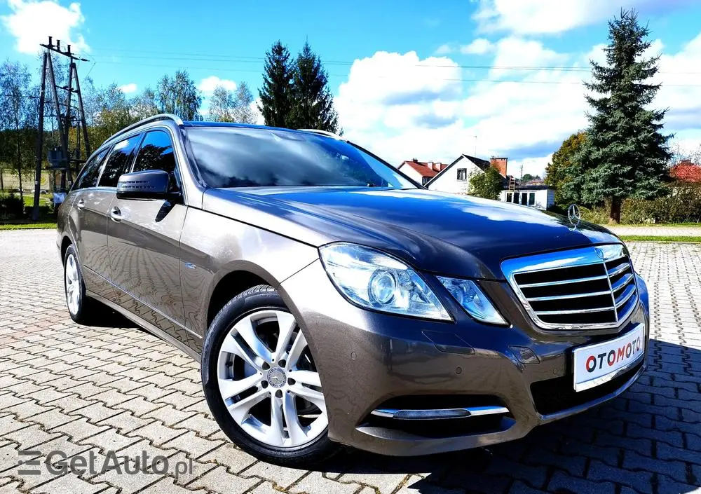 MERCEDES-BENZ Klasa E 200 CGI BlueEffICIENCY Avantgarde
