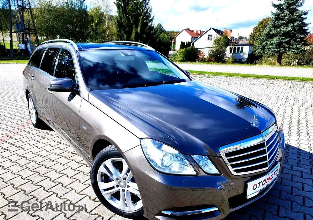 MERCEDES-BENZ Klasa E 200 CGI BlueEffICIENCY Avantgarde