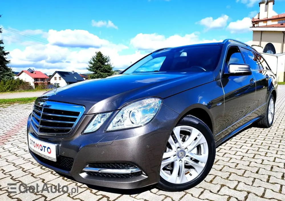 MERCEDES-BENZ Klasa E 200 CGI BlueEffICIENCY Avantgarde