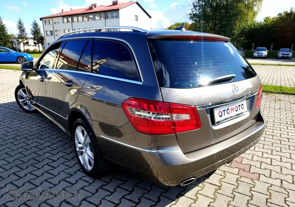 MERCEDES-BENZ Klasa E 200 CGI BlueEffICIENCY Avantgarde