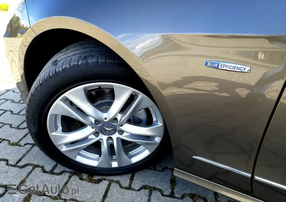 MERCEDES-BENZ Klasa E 200 CGI BlueEffICIENCY Avantgarde