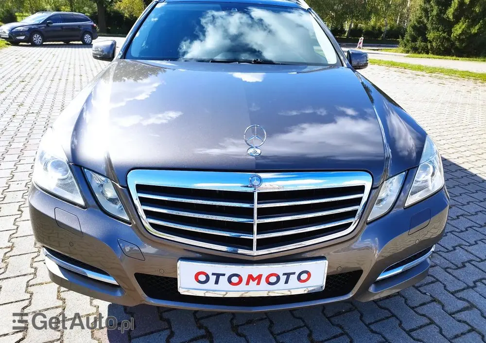MERCEDES-BENZ Klasa E 200 CGI BlueEffICIENCY Avantgarde