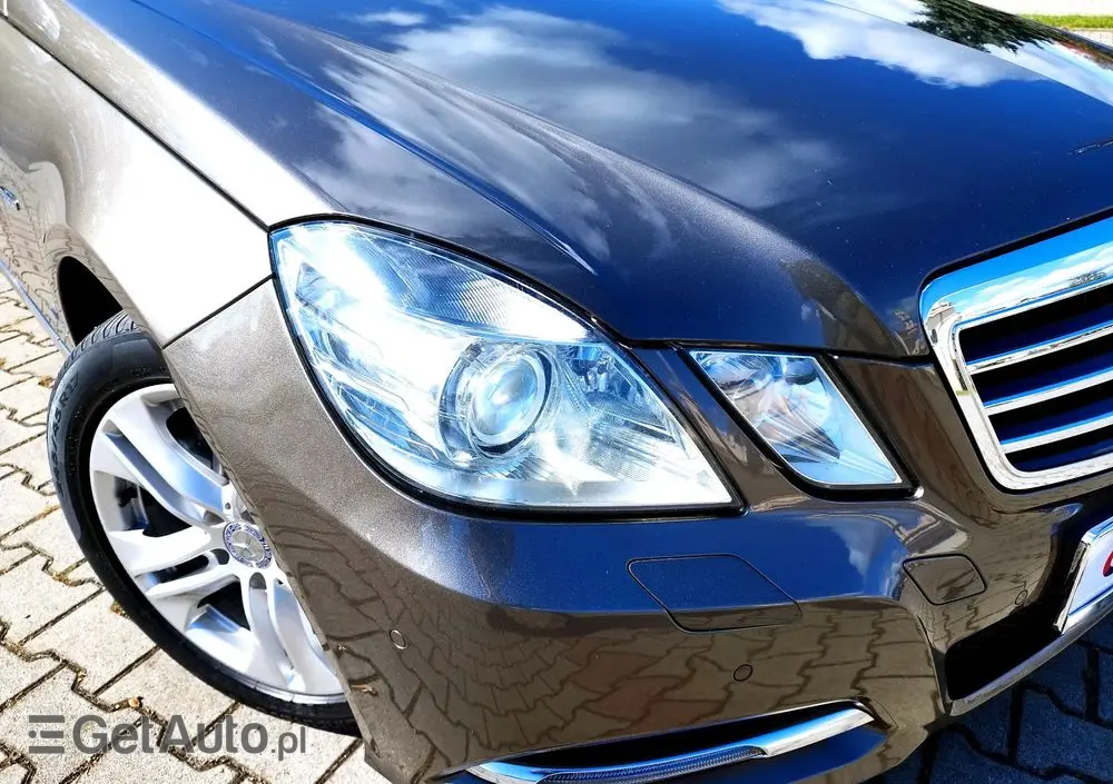 MERCEDES-BENZ Klasa E 200 CGI BlueEffICIENCY Avantgarde