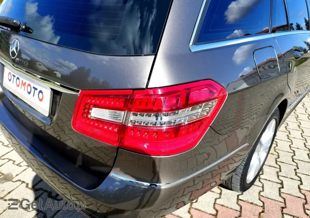 MERCEDES-BENZ Klasa E 200 CGI BlueEffICIENCY Avantgarde