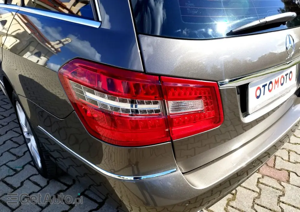 MERCEDES-BENZ Klasa E 200 CGI BlueEffICIENCY Avantgarde