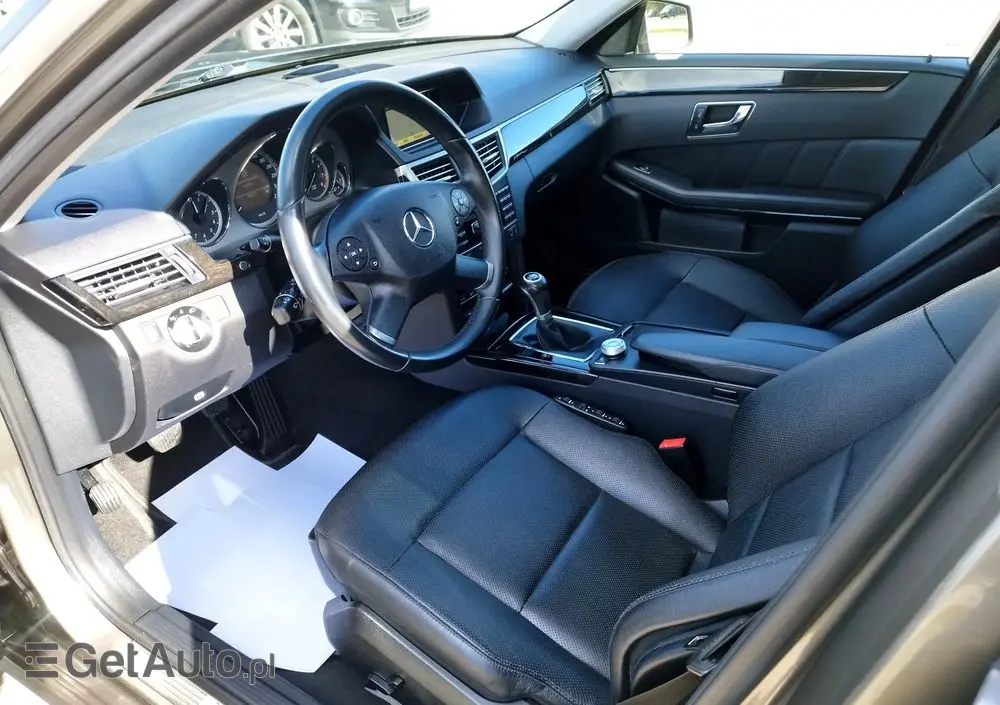 MERCEDES-BENZ Klasa E 200 CGI BlueEffICIENCY Avantgarde