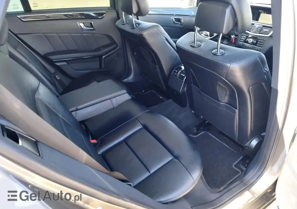 MERCEDES-BENZ Klasa E 200 CGI BlueEffICIENCY Avantgarde