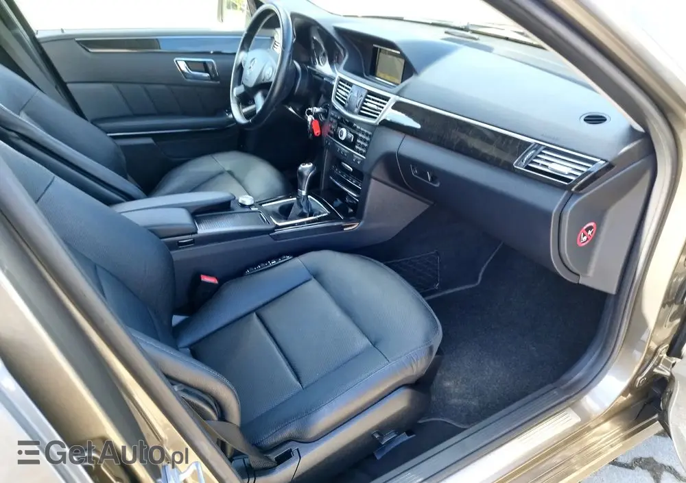 MERCEDES-BENZ Klasa E 200 CGI BlueEffICIENCY Avantgarde
