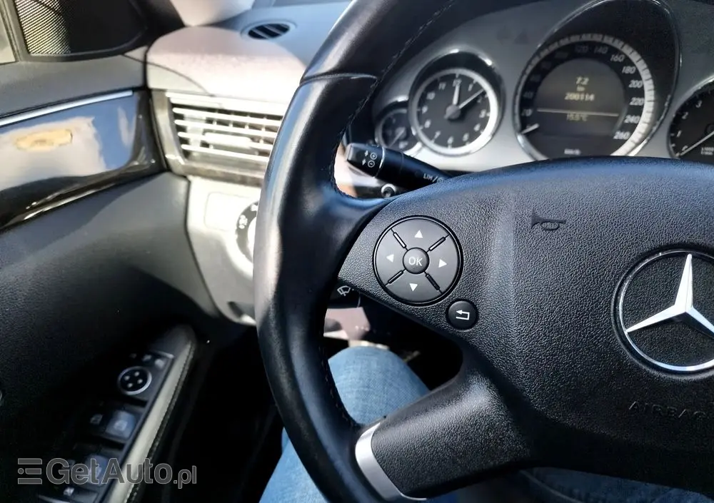 MERCEDES-BENZ Klasa E 200 CGI BlueEffICIENCY Avantgarde