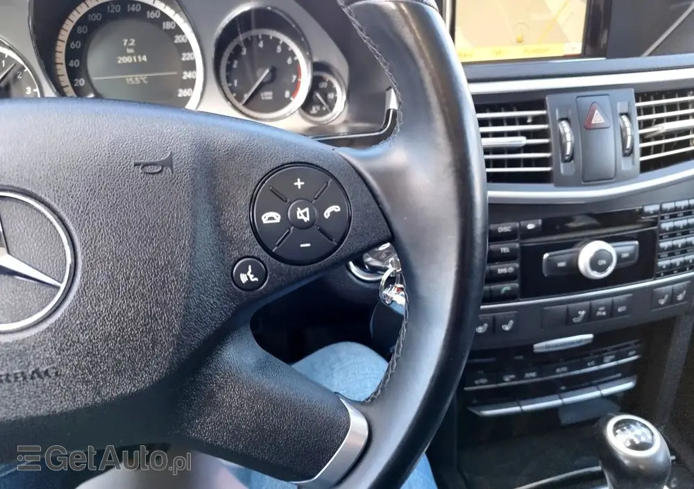 MERCEDES-BENZ Klasa E 200 CGI BlueEffICIENCY Avantgarde