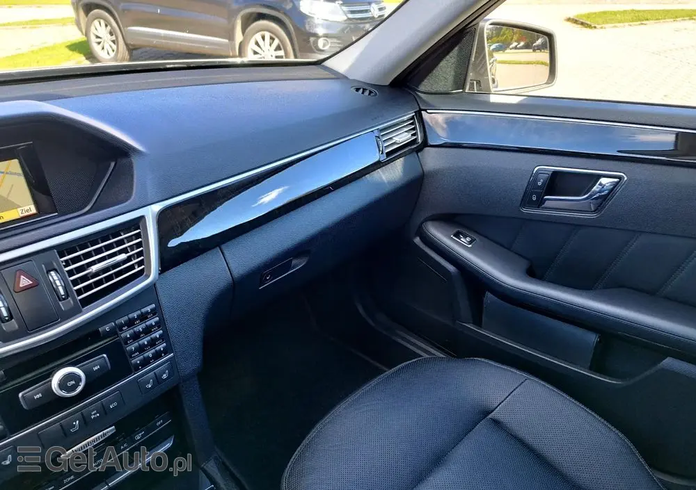 MERCEDES-BENZ Klasa E 200 CGI BlueEffICIENCY Avantgarde