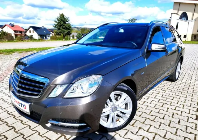 MERCEDES-BENZ Klasa E 200 CGI BlueEffICIENCY Avantgarde