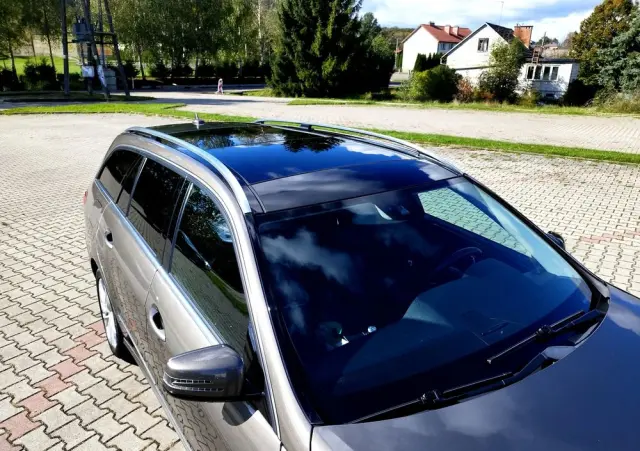 MERCEDES-BENZ Klasa E 200 CGI BlueEffICIENCY Avantgarde