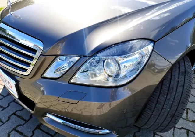 MERCEDES-BENZ Klasa E 200 CGI BlueEffICIENCY Avantgarde