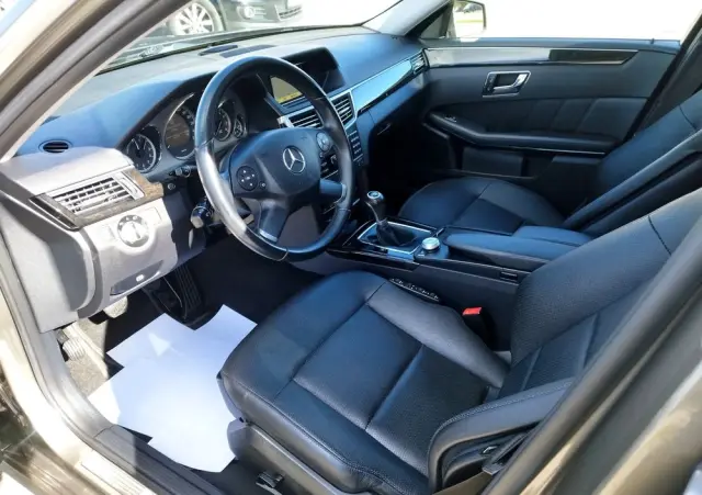 MERCEDES-BENZ Klasa E 200 CGI BlueEffICIENCY Avantgarde