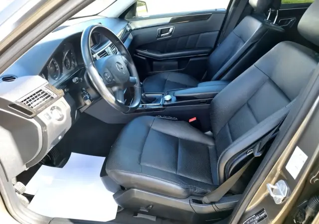 MERCEDES-BENZ Klasa E 200 CGI BlueEffICIENCY Avantgarde