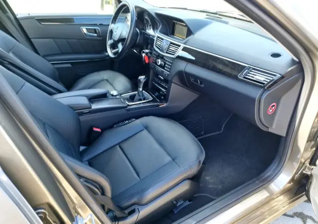 MERCEDES-BENZ Klasa E 200 CGI BlueEffICIENCY Avantgarde