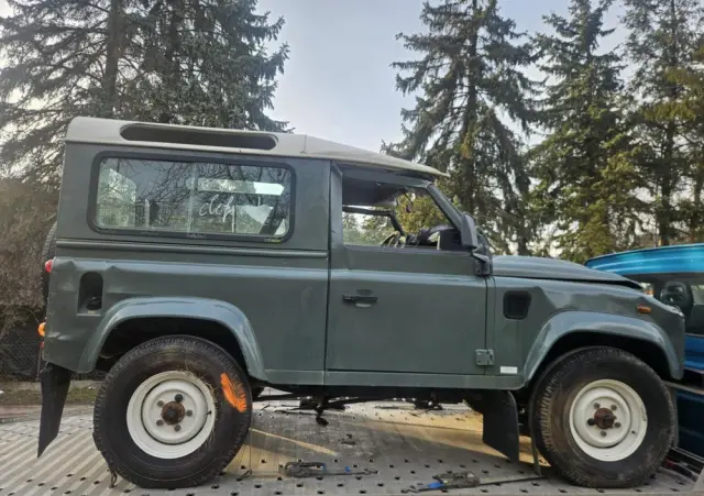 LAND ROVER Defender 90 Edition