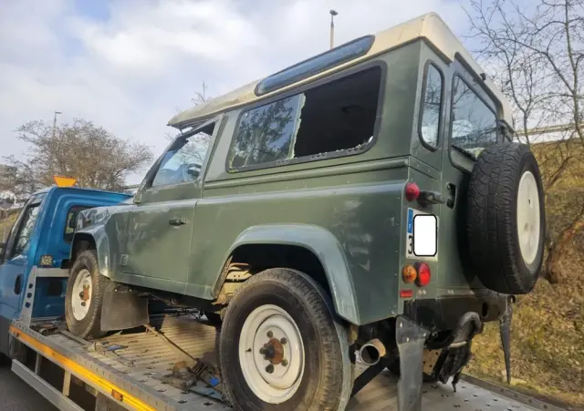 LAND ROVER Defender 90 Edition