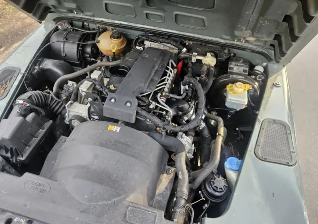 LAND ROVER Defender 90 Edition