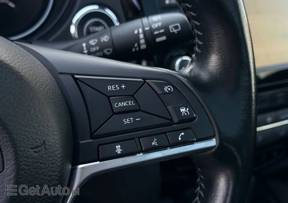 NISSAN Qashqai 1.3 DIG-T Tekna