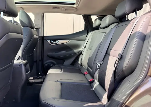 NISSAN Qashqai 1.3 DIG-T Tekna