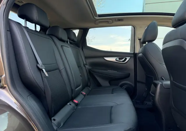 NISSAN Qashqai 1.3 DIG-T Tekna