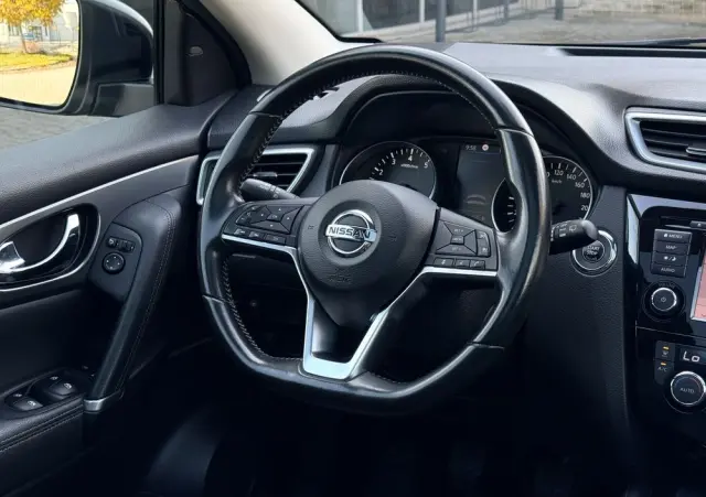 NISSAN Qashqai 1.3 DIG-T Tekna