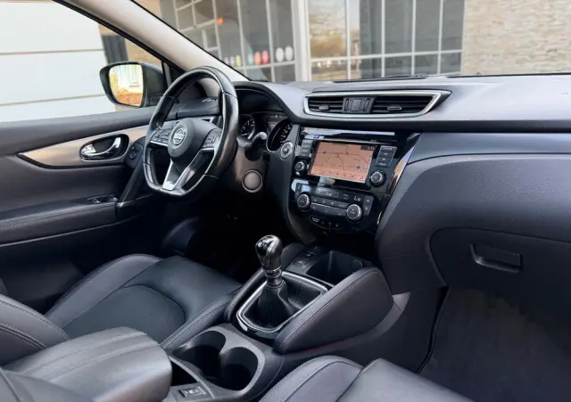 NISSAN Qashqai 1.3 DIG-T Tekna