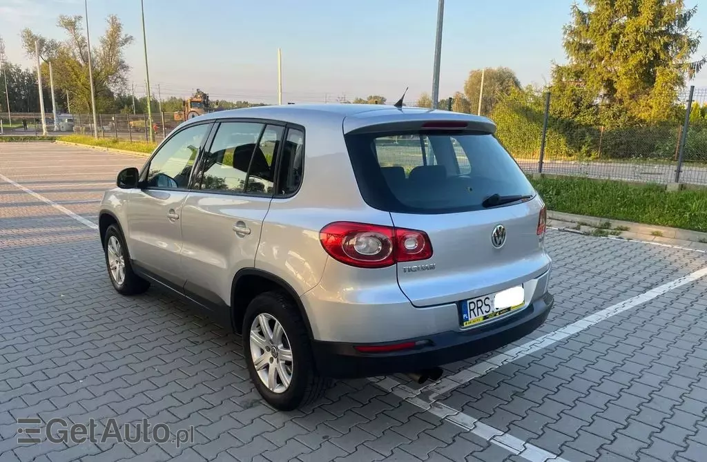 VOLKSWAGEN Tiguan 