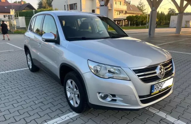 VOLKSWAGEN Tiguan 