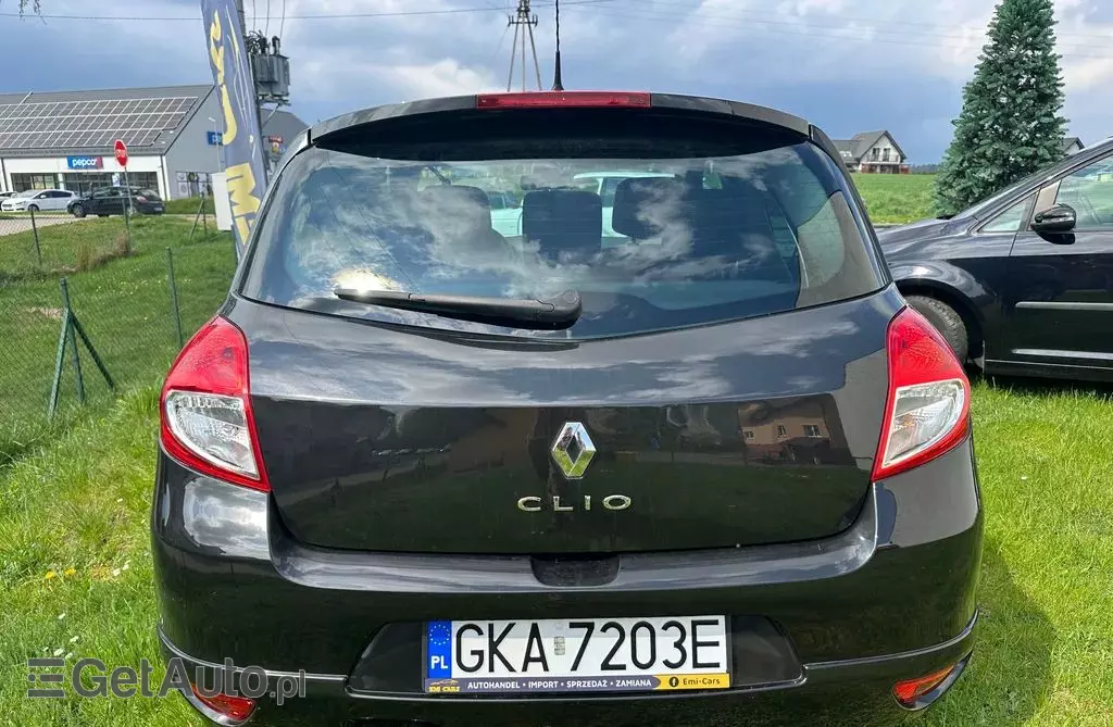 RENAULT Clio 